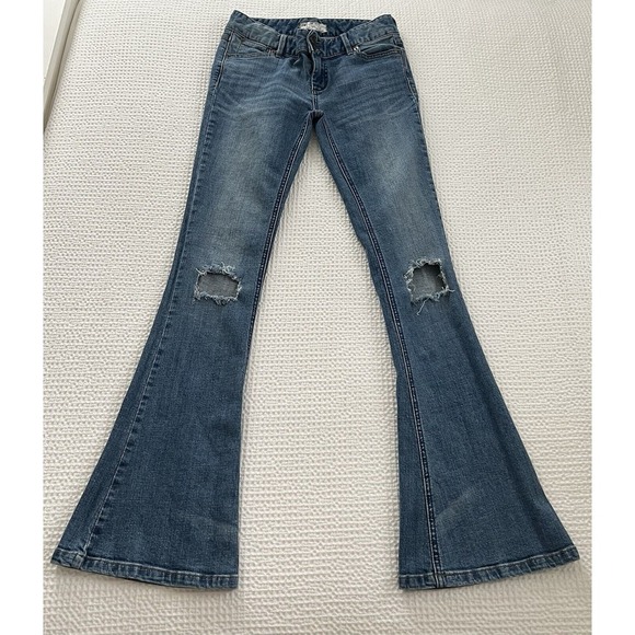 Free People Women's Distressed Flared  Mid-rise Jeans‎ Holes In Knees Size W 26 - Picture 1 of 12